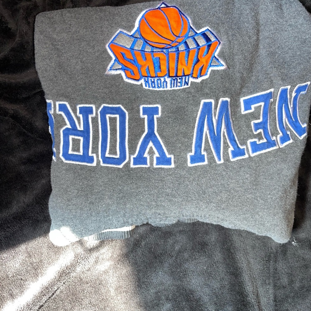 Knicks sweatshirt - Picture 3 of 4